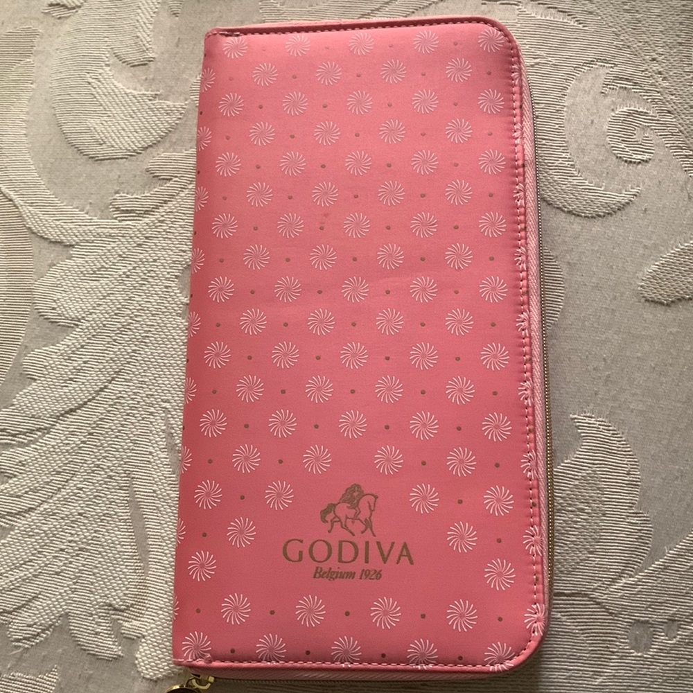 Godiva wallet